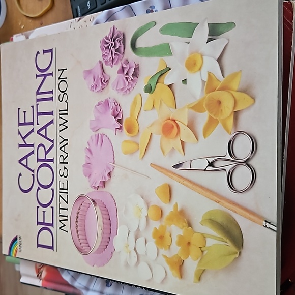 Cake Decorating by Mitzie & Ray Wilson - Picture 1 of 3